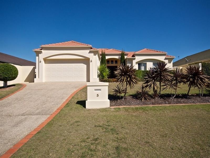 3 London Chase, Arundel QLD 4214