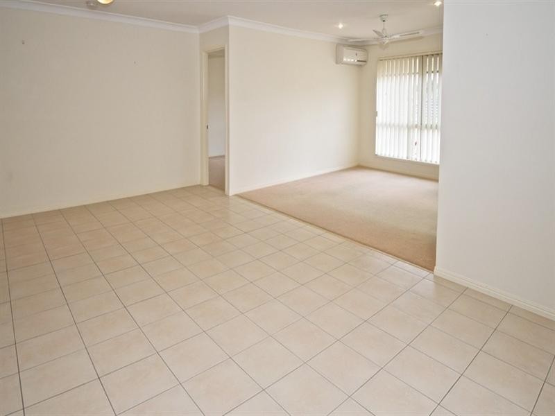 70 Tee Trees Boulevard, Arundel QLD 4214
