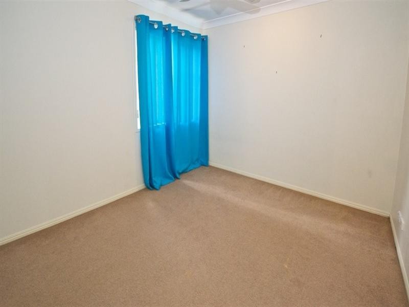 70 Tee Trees Boulevard, Arundel QLD 4214