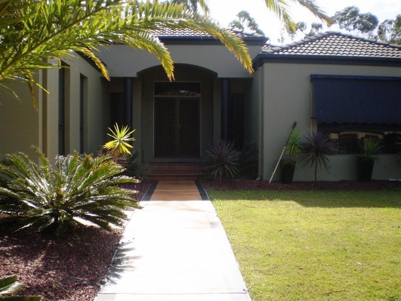 30 Petworth Court, Arundel QLD 4214