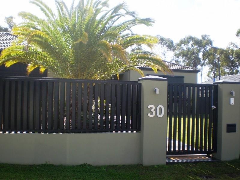 30 Petworth Court, Arundel QLD 4214