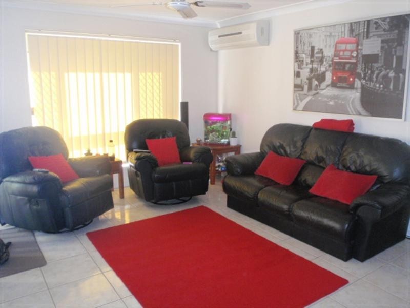 2/113 Arundel Drive, Arundel QLD 4214