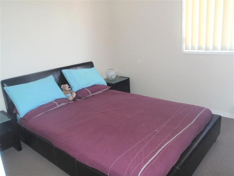 2/113 Arundel Drive, Arundel QLD 4214