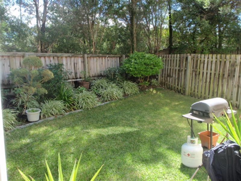 2/113 Arundel Drive, Arundel QLD 4214