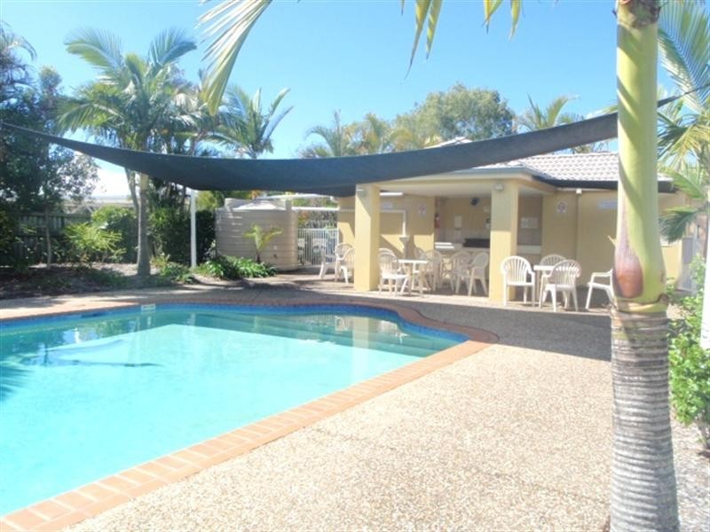 2/113 Arundel Drive, Arundel QLD 4214