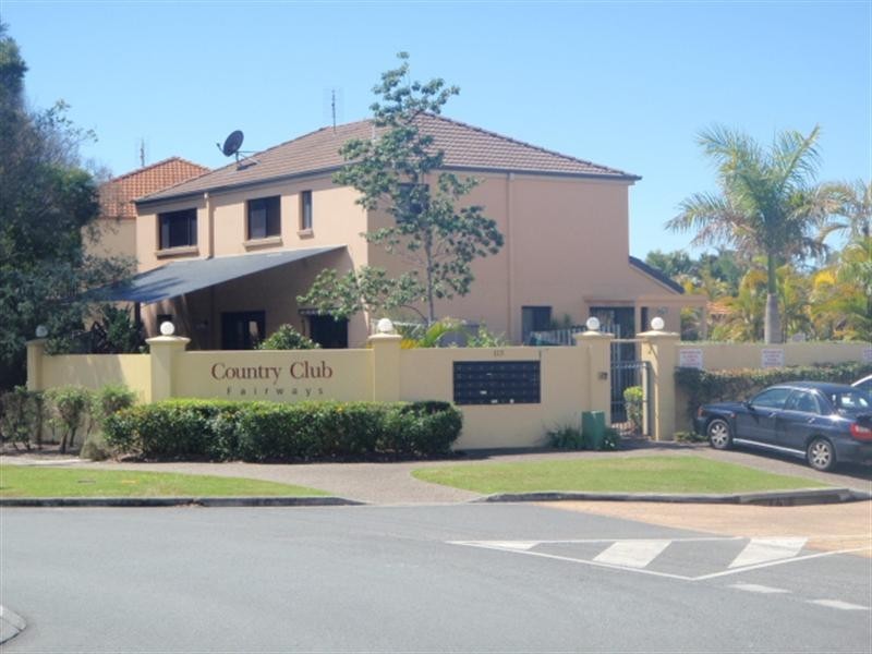 2/113 Arundel Drive, Arundel QLD 4214