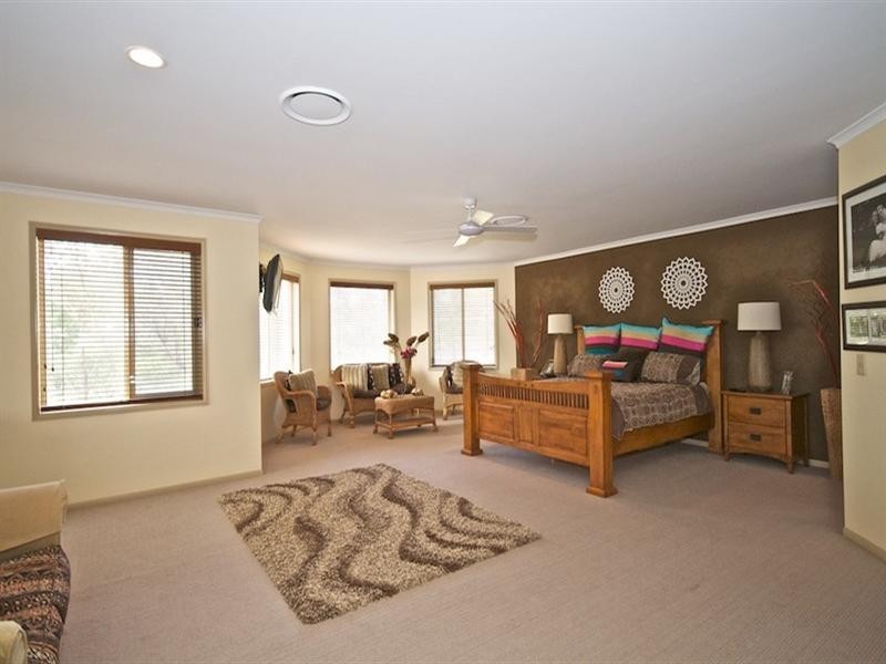 25 Hazel Court, Arundel QLD 4214