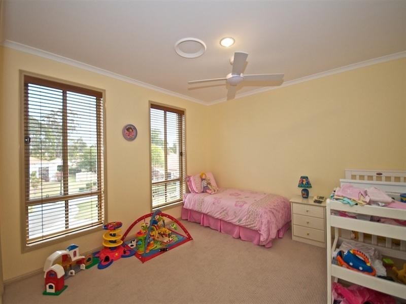 25 Hazel Court, Arundel QLD 4214