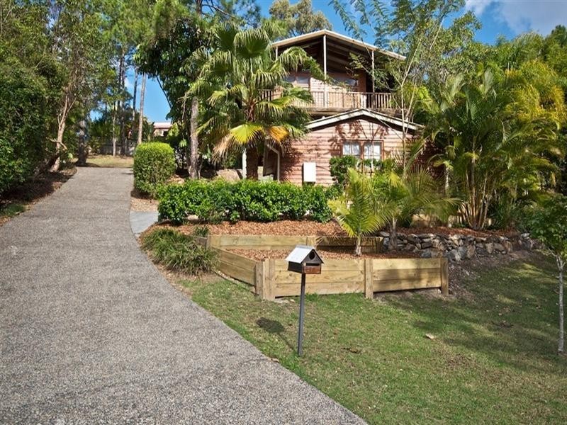 16 Avon Court, Pacific Pines QLD 4211