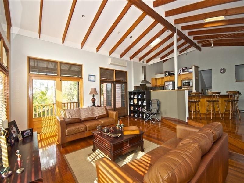 16 Avon Court, Pacific Pines QLD 4211