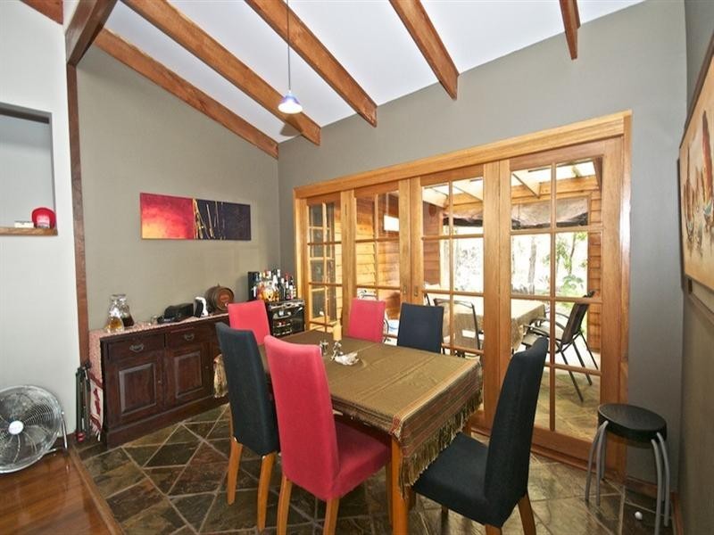 16 Avon Court, Pacific Pines QLD 4211