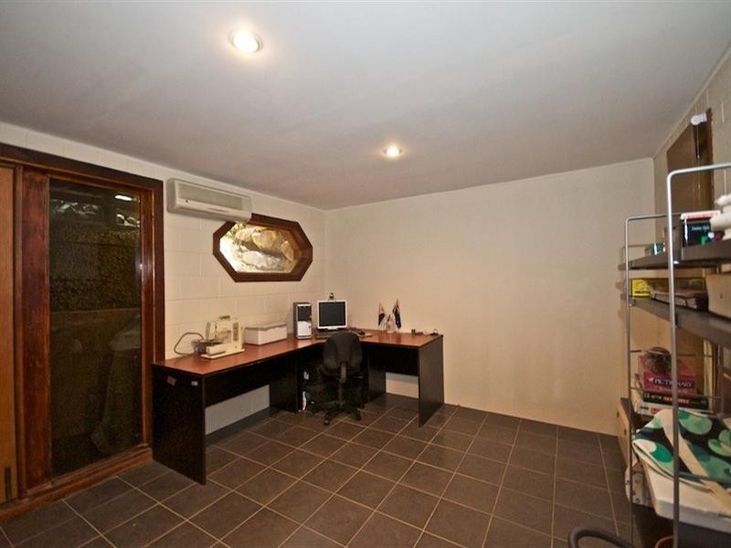 16 Avon Court, Pacific Pines QLD 4211