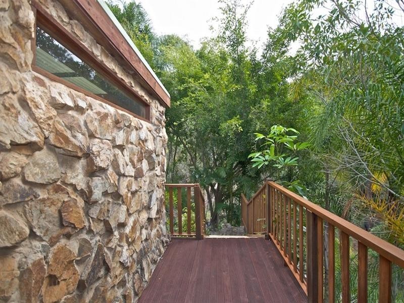 16 Avon Court, Pacific Pines QLD 4211