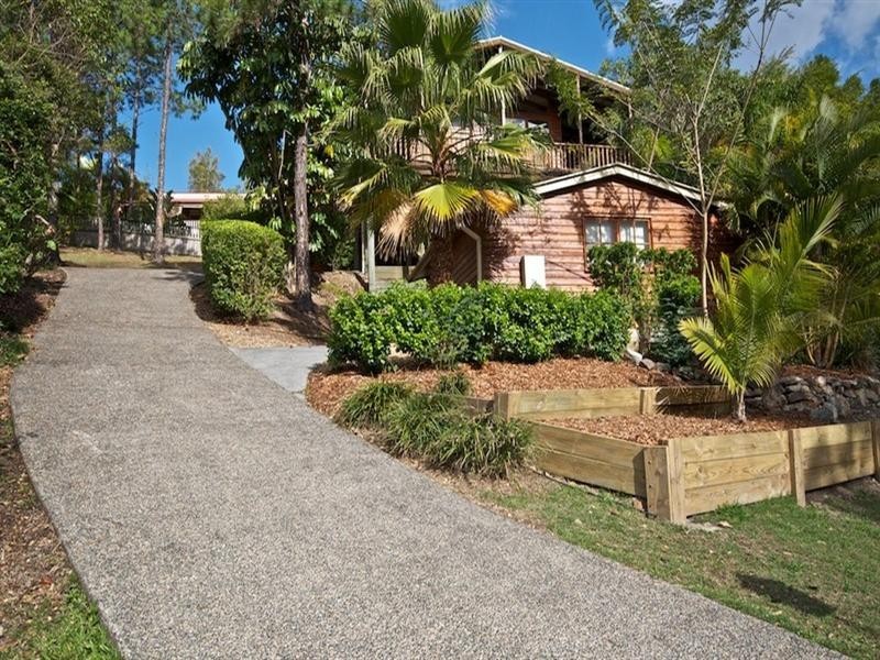 16 Avon Court, Pacific Pines QLD 4211