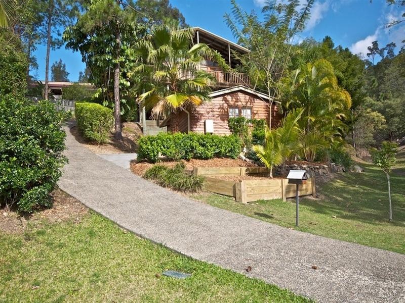 16 Avon Court, Pacific Pines QLD 4211
