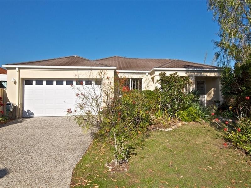 27 Christina Ryan Way, Arundel QLD 4214