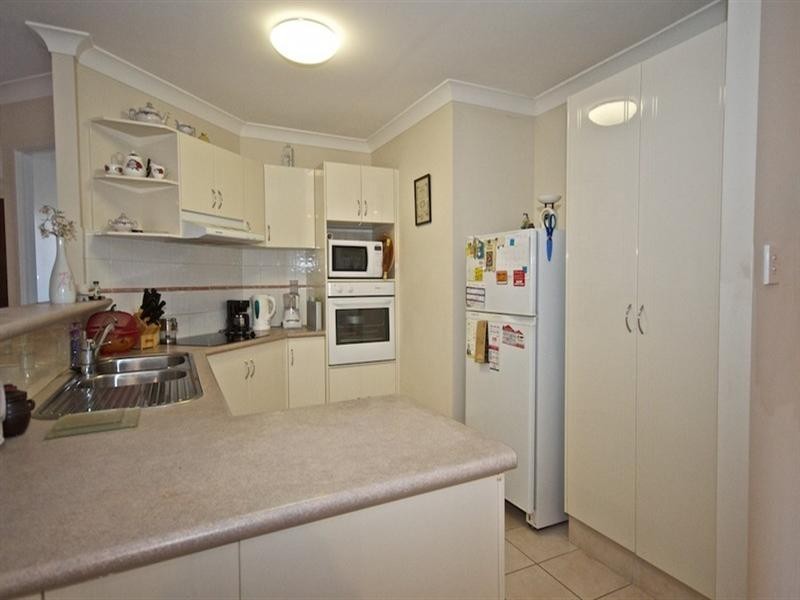 27 Christina Ryan Way, Arundel QLD 4214