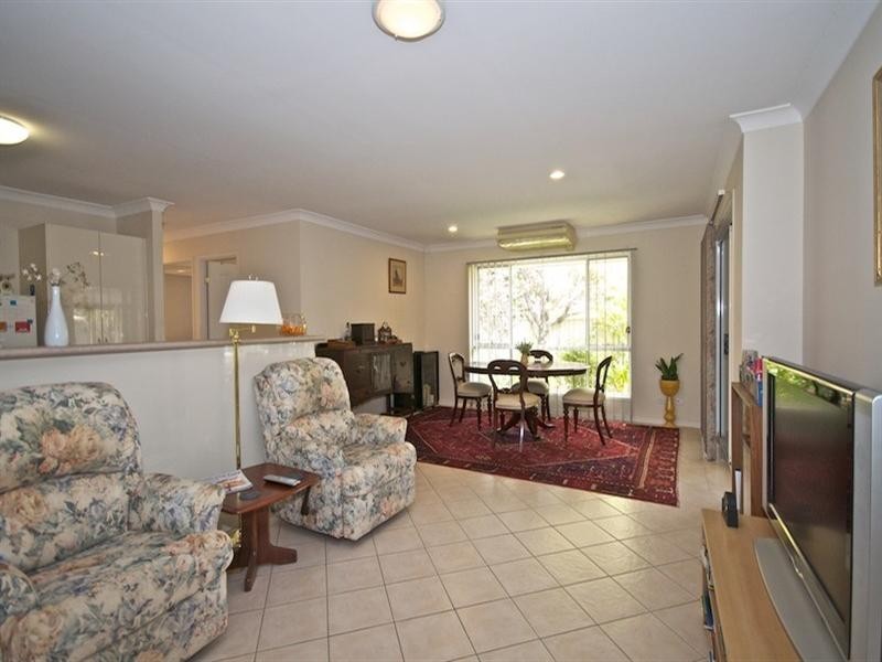 27 Christina Ryan Way, Arundel QLD 4214