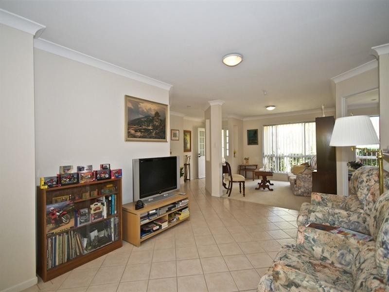 27 Christina Ryan Way, Arundel QLD 4214