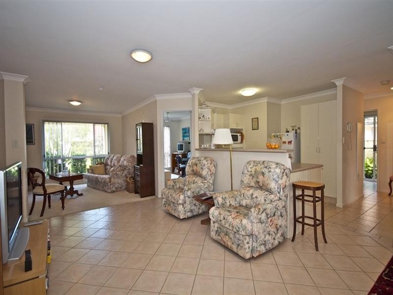 27 Christina Ryan Way, Arundel QLD 4214