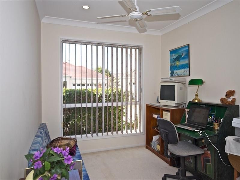 27 Christina Ryan Way, Arundel QLD 4214