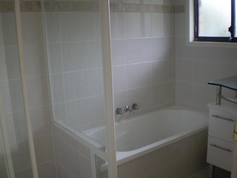 2 Valentino Close, Parkwood QLD 4214