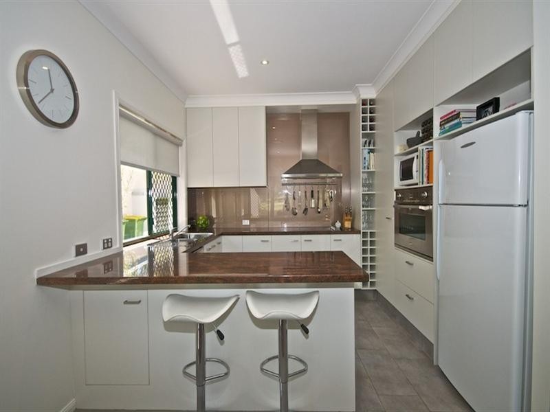 10 Steyning Court, Arundel QLD 4214