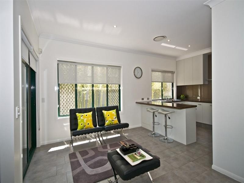 10 Steyning Court, Arundel QLD 4214