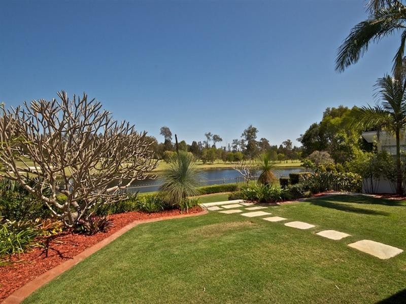 10 Steyning Court, Arundel QLD 4214