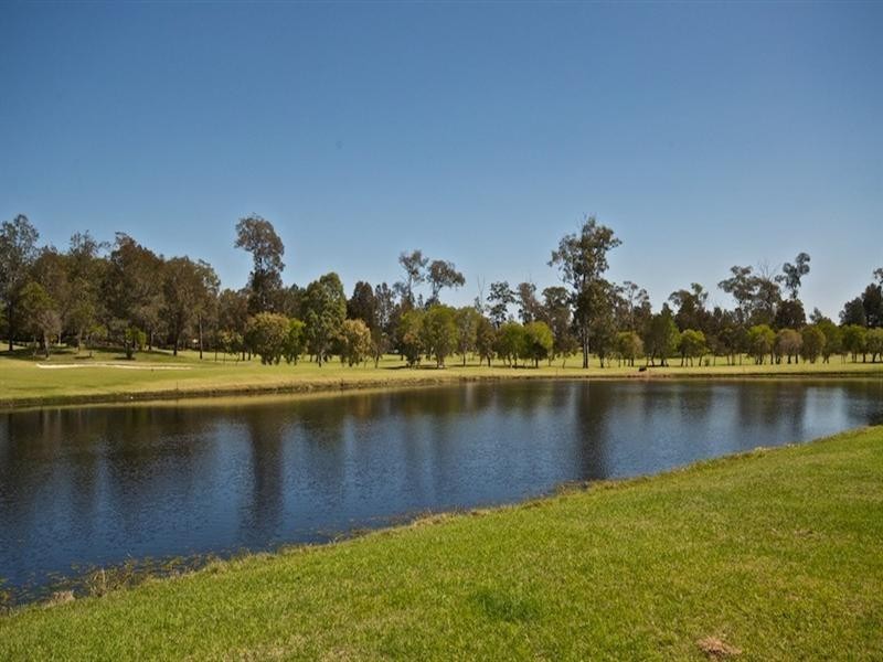 10 Steyning Court, Arundel QLD 4214