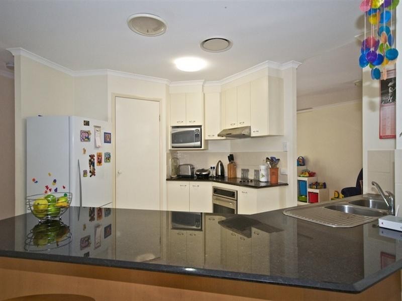 3 Worthing Court, Arundel QLD 4214