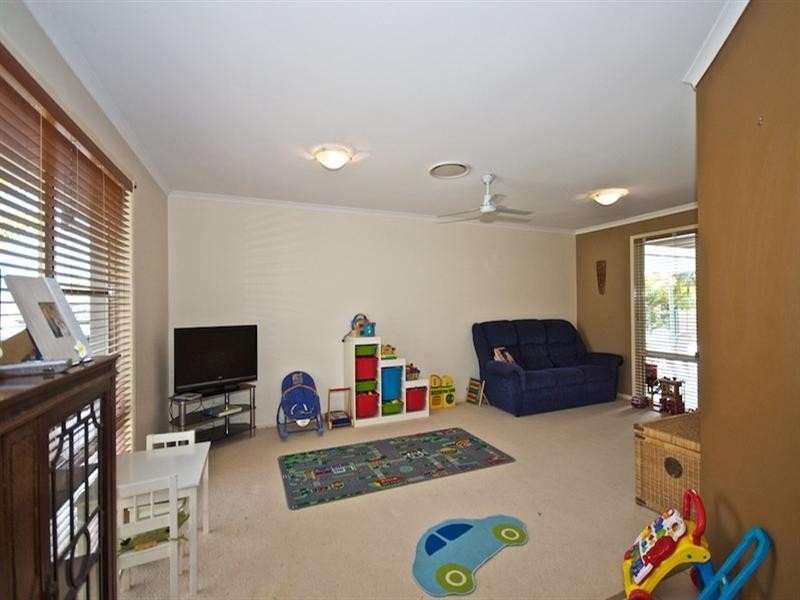 3 Worthing Court, Arundel QLD 4214