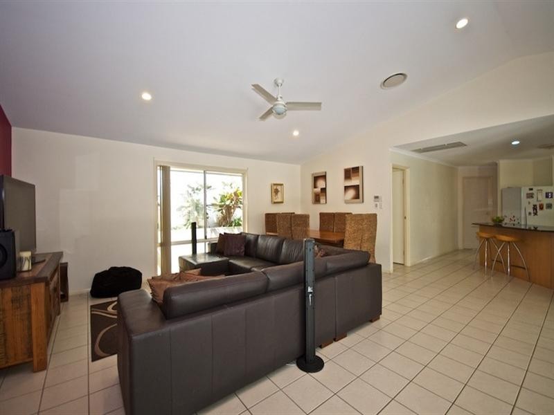 3 Worthing Court, Arundel QLD 4214