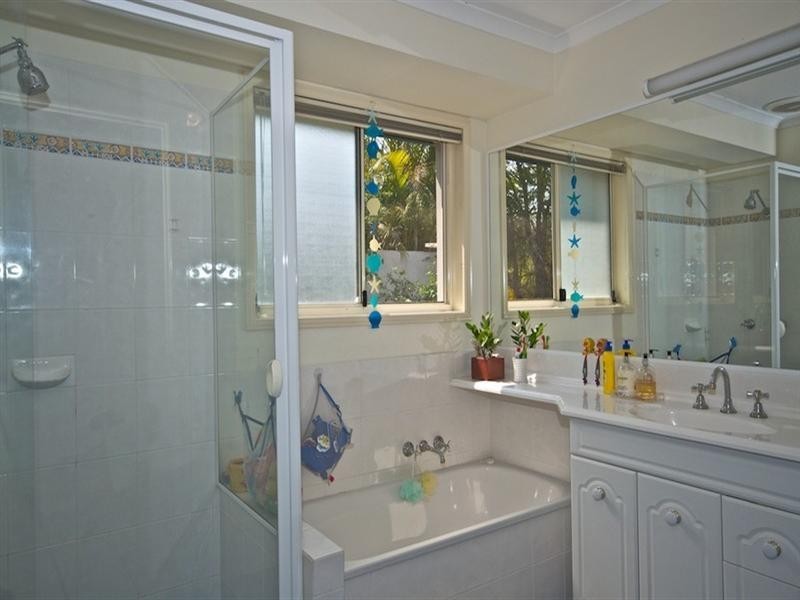 3 Worthing Court, Arundel QLD 4214