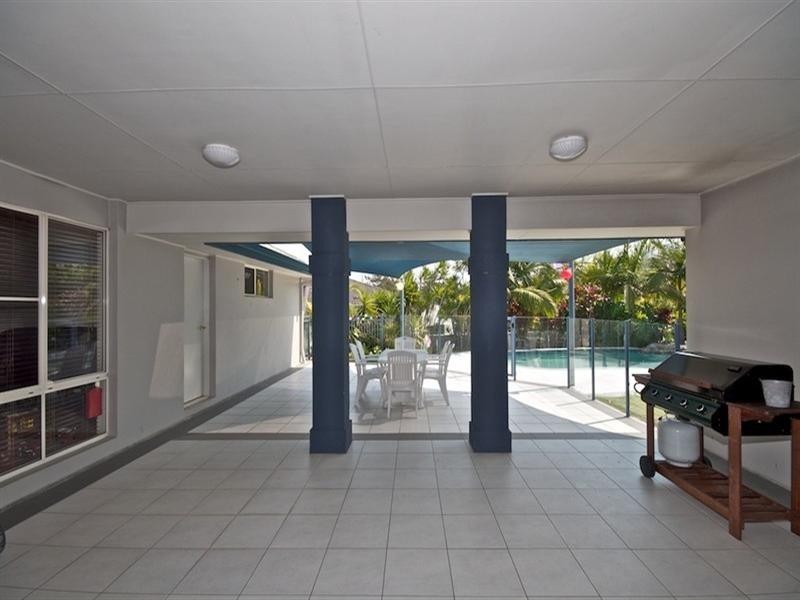 3 Worthing Court, Arundel QLD 4214