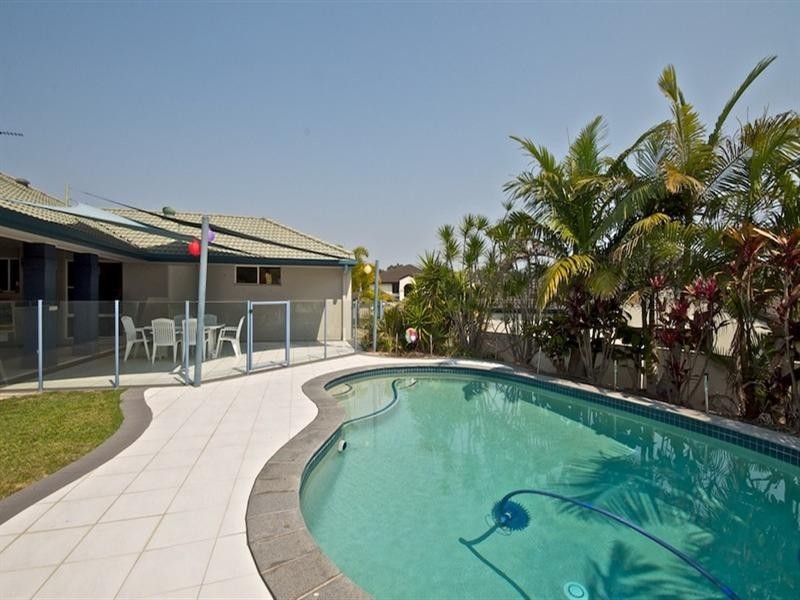 3 Worthing Court, Arundel QLD 4214