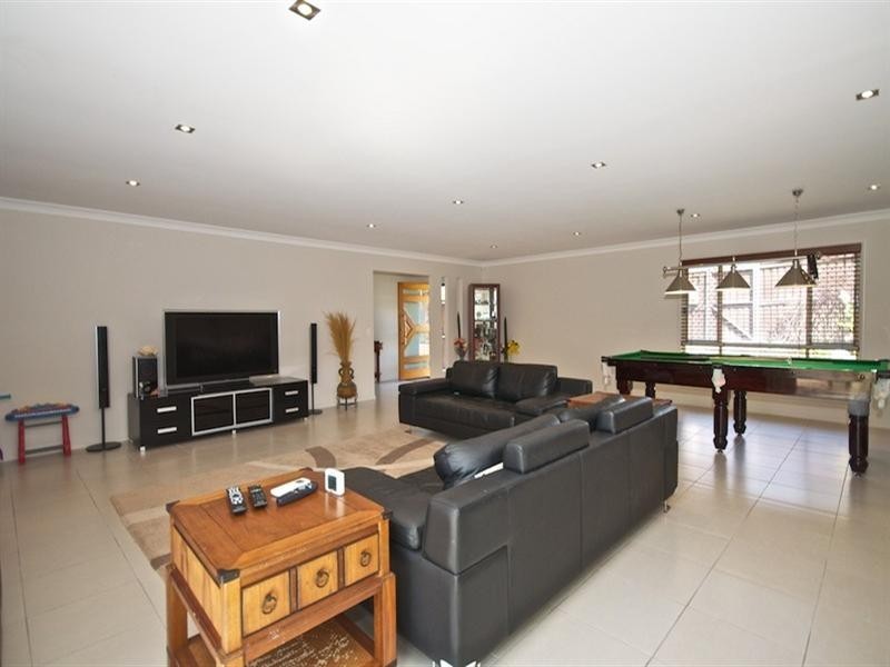 43 Inverness Way, Parkwood QLD 4214