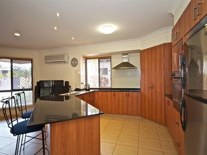 72 Arun Drive, Arundel QLD 4214