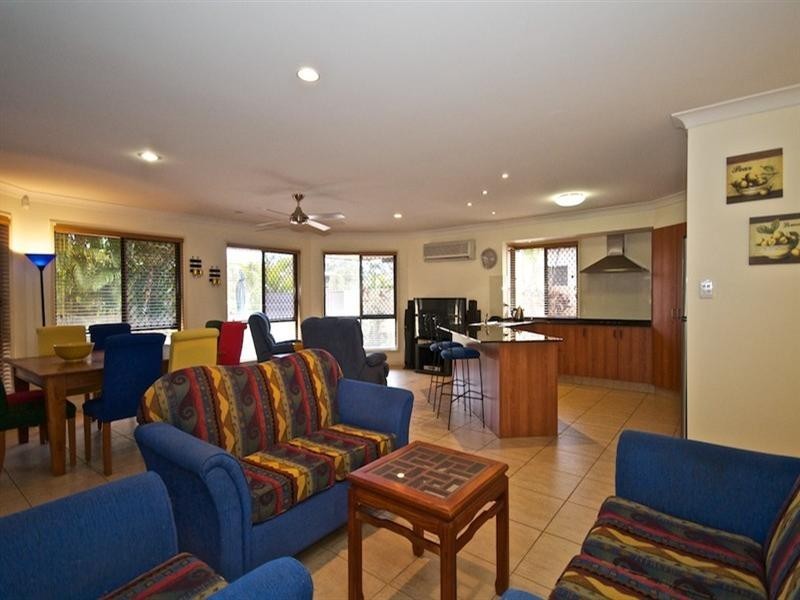 72 Arun Drive, Arundel QLD 4214