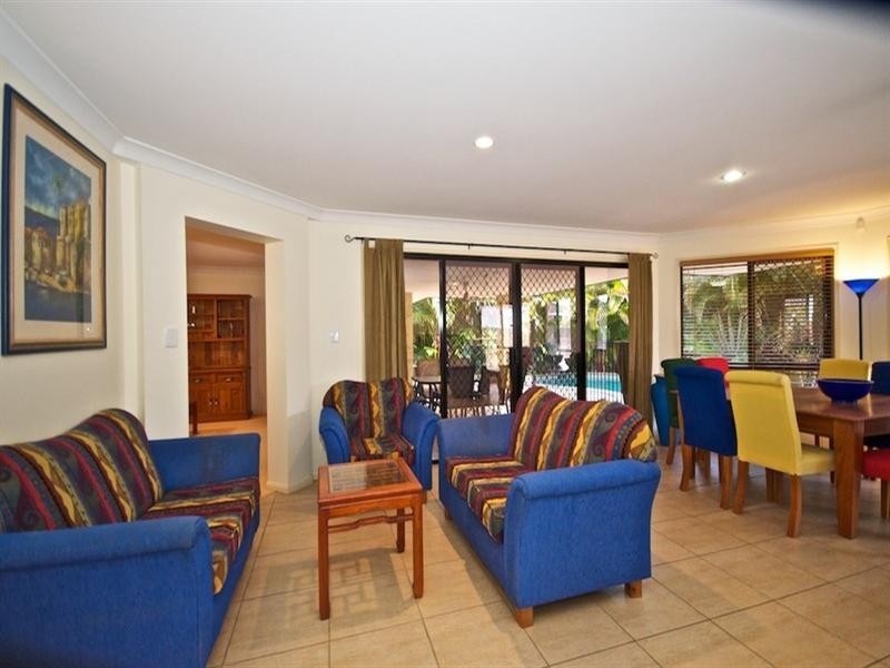 72 Arun Drive, Arundel QLD 4214