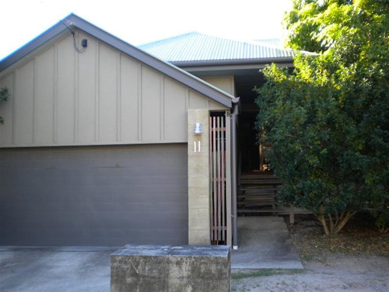 11 Pine Avenue, Surfers Paradise QLD 4217