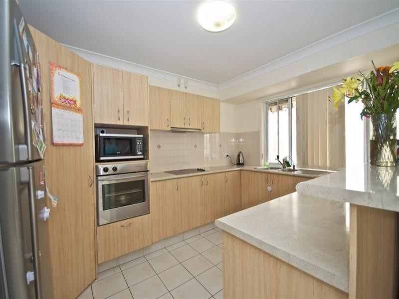 12 Respall Way, Arundel QLD 4214