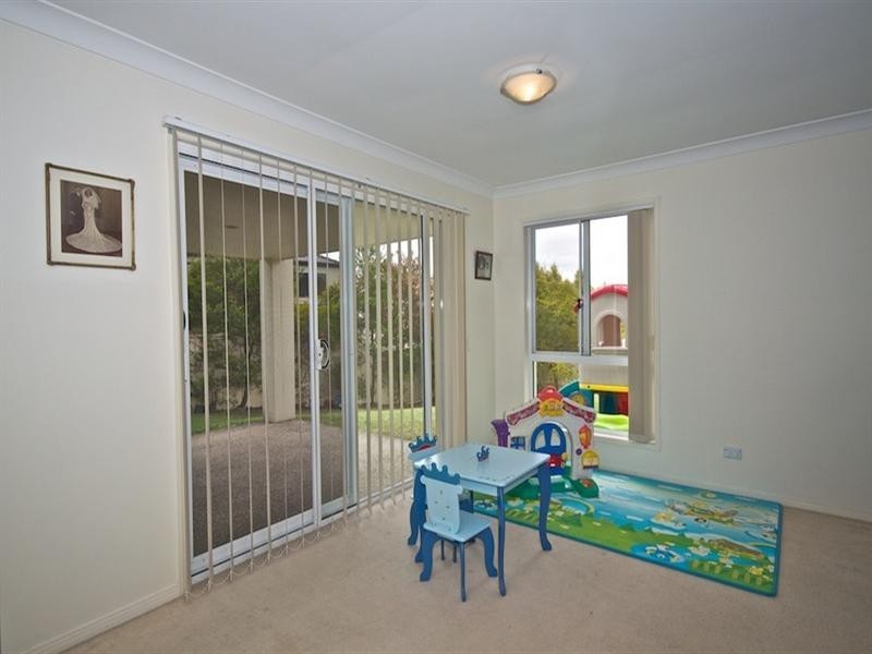 12 Respall Way, Arundel QLD 4214
