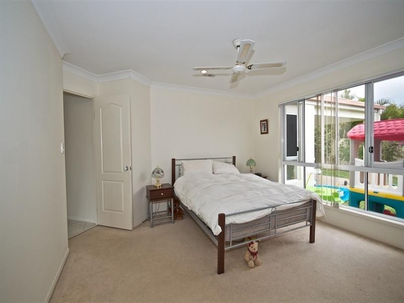 12 Respall Way, Arundel QLD 4214