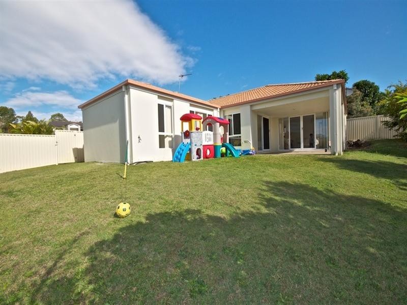 12 Respall Way, Arundel QLD 4214