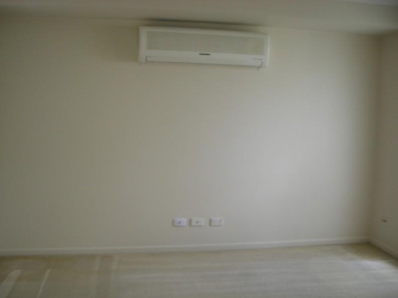 8 Leighanne Crescent, Arundel QLD 4214