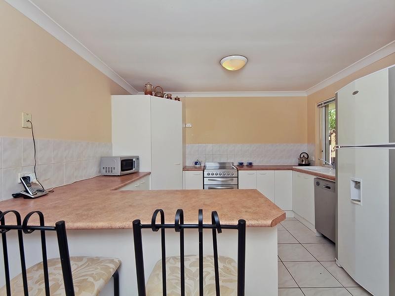 2/90 Greenacre Drive, Parkwood QLD 4214