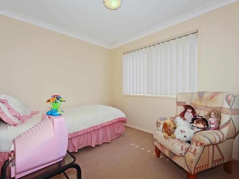 2/90 Greenacre Drive, Parkwood QLD 4214