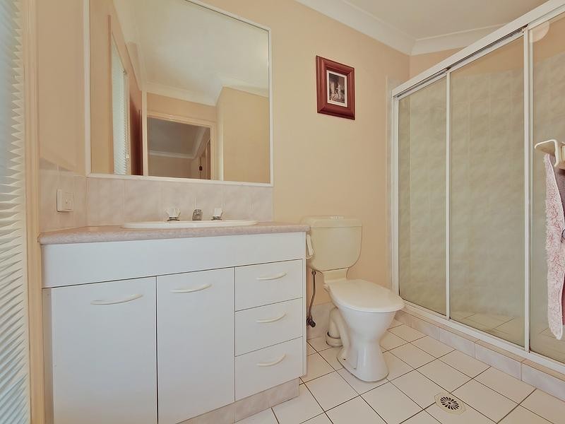 2/90 Greenacre Drive, Parkwood QLD 4214