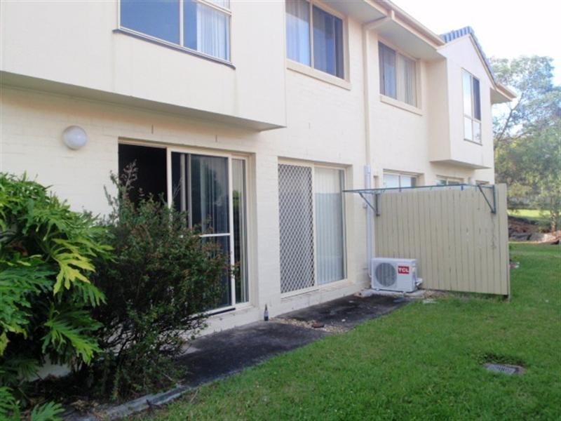 15/3 Arundel Drive, Arundel QLD 4214